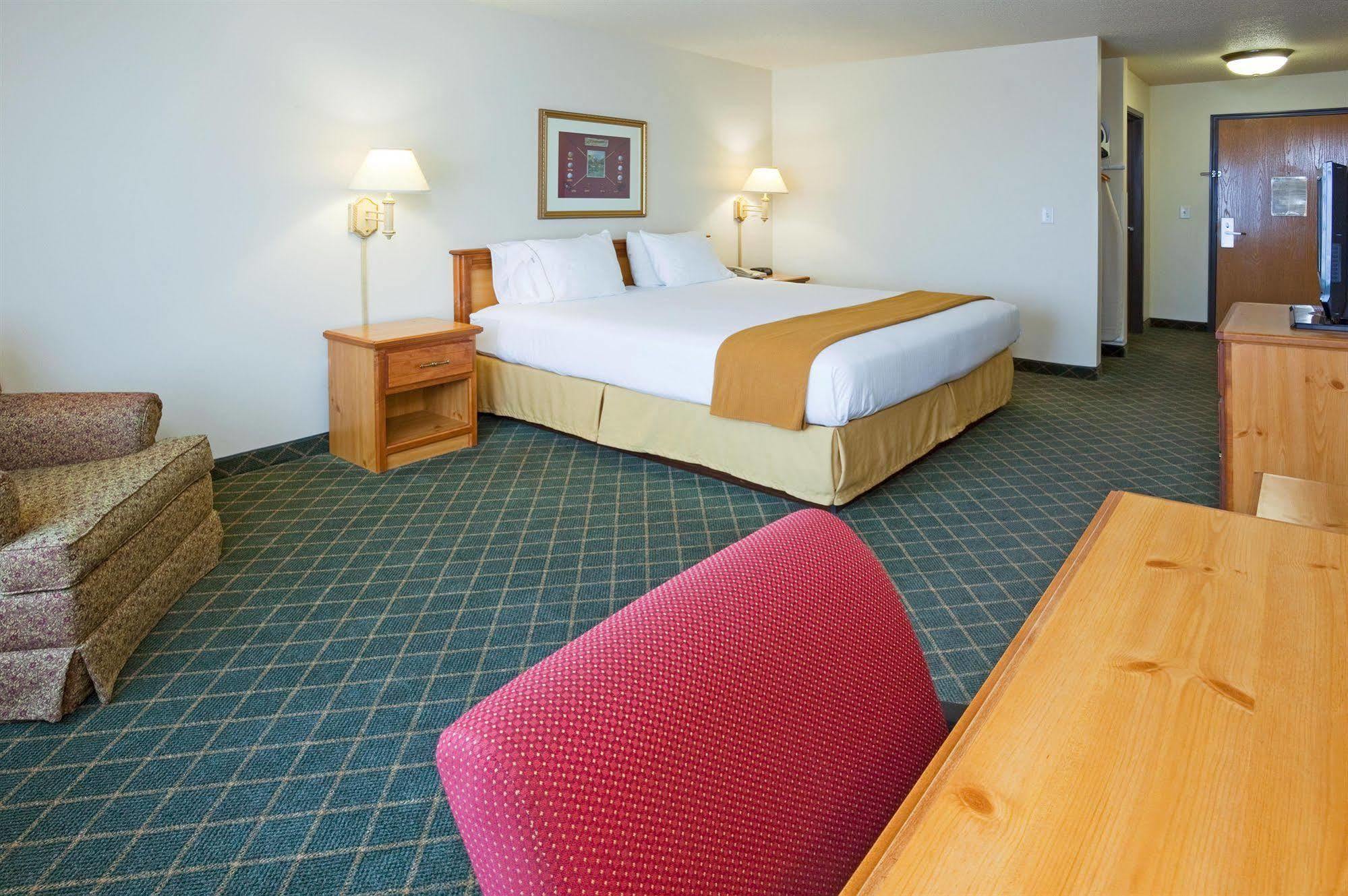Holiday Inn Express & Suites Yankton By Ihg Quarto foto